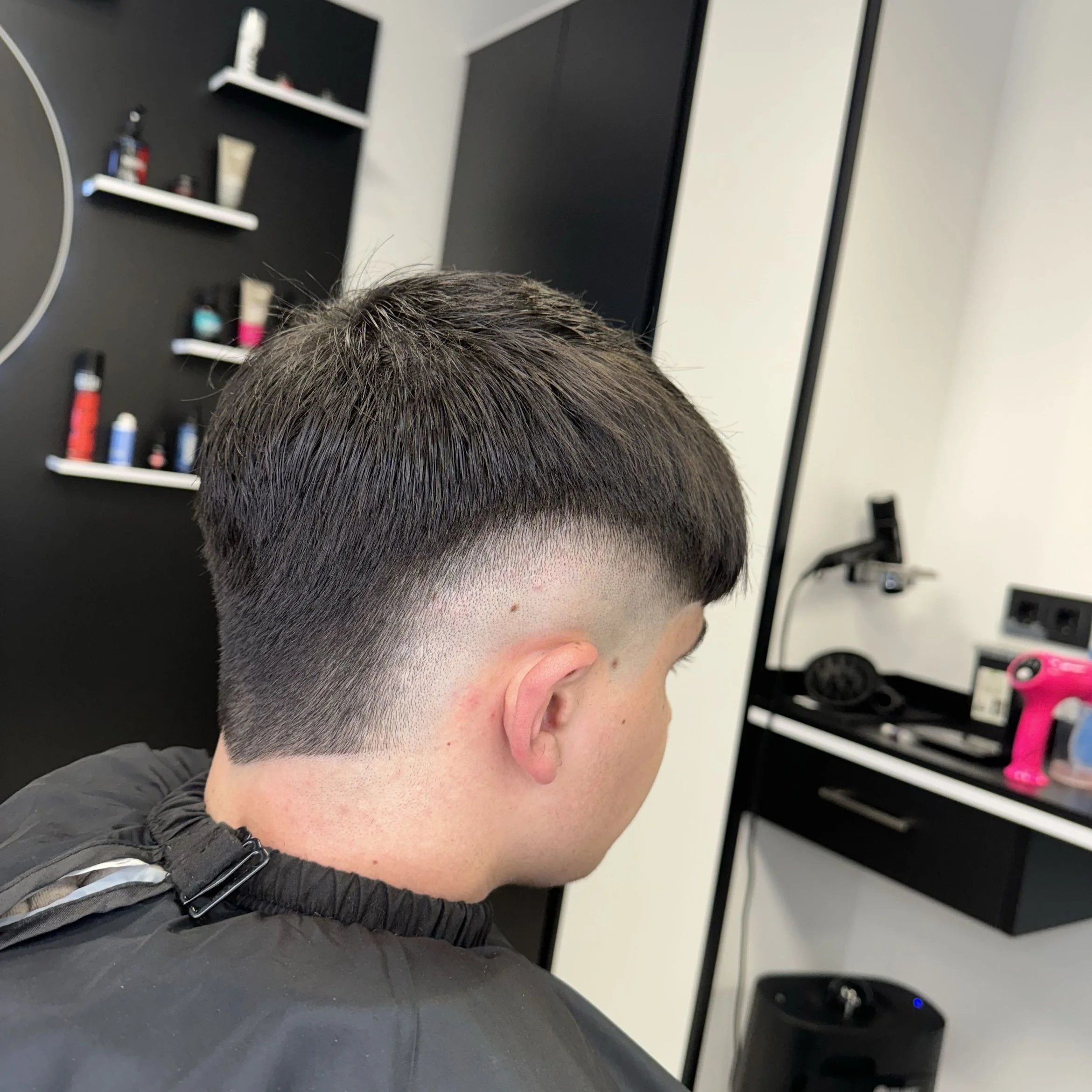 Instagram Jony's Barber